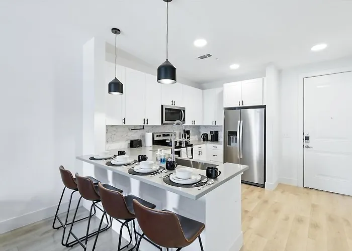 05 Downtown Fw 1br, Luxury Living With Style Pool And Gym