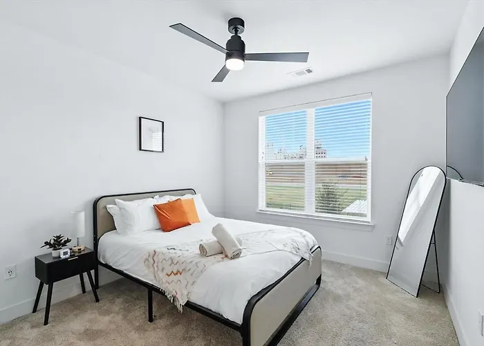 05 Downtown Fw 1br, Luxury Living With Style Pool And Gym Appartement *