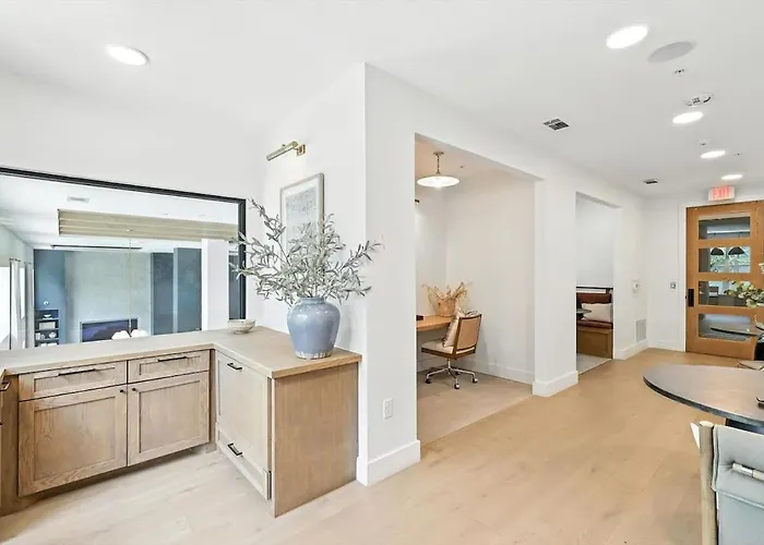 05 Downtown Fw 1br, Luxury Living With Style Pool And Gym