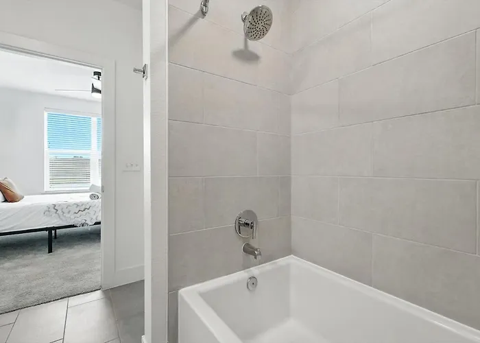 05 Downtown Fw 1br, Luxury Living With Style Pool And Gym * Fort Worth
