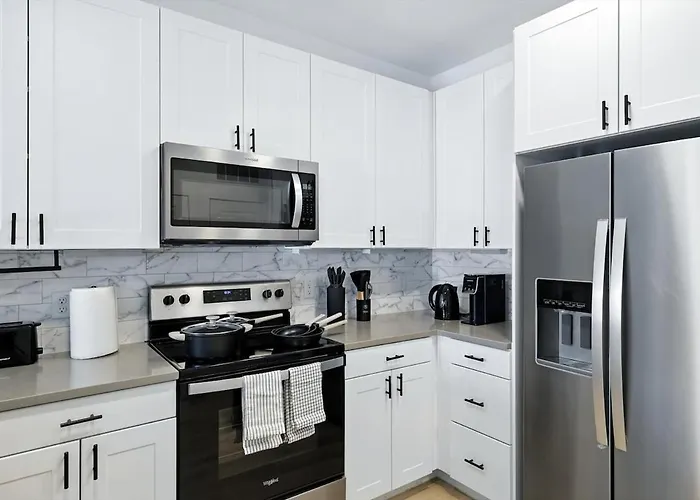05 Downtown Fw 1br, Luxury Living With Style Pool And Gym *